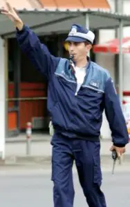 UPDATE 2: Ţi-ai pierdut slujba la patron? Fă-te poliţist!