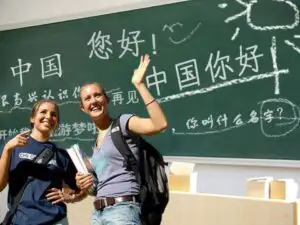Sute de tineri români vor să trăiască „visul chinezesc”