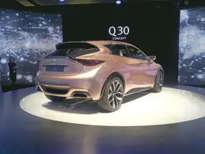NOU: Infiniti Q30 Concept