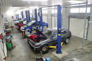 Mai mult de jumătate dintre șoferi evită service-urile de marcă