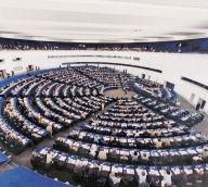 Candidaţii la europarlamentare: fişa postului, salariul şi banii de campanie