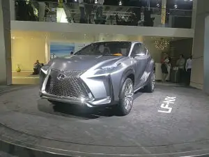 NOU: Lexus LF-NX Concept
