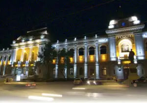 Din ce trăiesc universitățile: cu mai puțin de la stat și nimic de la privat