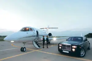 Cât au pierdut Țiriac și Patriciu pe piața avioanelor charter VIP