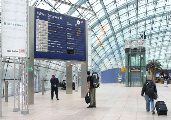 Grevă în Germania: 440 de zboruri anulate la Frankfurt