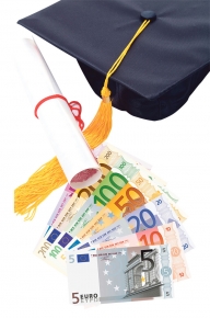 Cum îşi sprijină financiar studenţii statele europene. România dă printre cele mai puţine burse