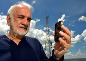 Inventatorul caller ID aşteaptă de 15 ani să îşi primească MILIOANELE de dolari
