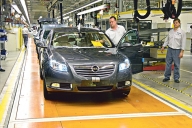 Magna şi Sberbank au învins în bătălia giganţilor pentru Opel