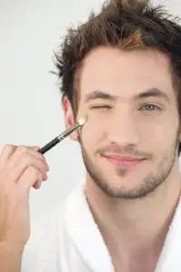 Producătorii de cosmetice ţintesc buzunarele bărbaţilor îngrijiţi