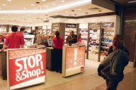 Fără ţigări şi alcool, vânzările din magazinele duty-free intră în sevraj