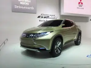 Mitsubishi GR-HEV: Pick-Up verde l FOTO