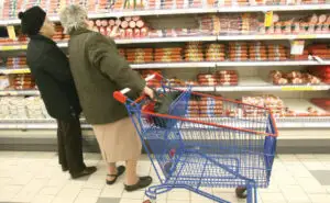 România şi-a actualizat preţurile la cele practicate în UE deşi salariile sunt mai mici