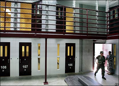 Guantanamo, cea mai scumpă închisoare din lume: costurile anuale pentru un deţinut ajung la 800.000 dolari