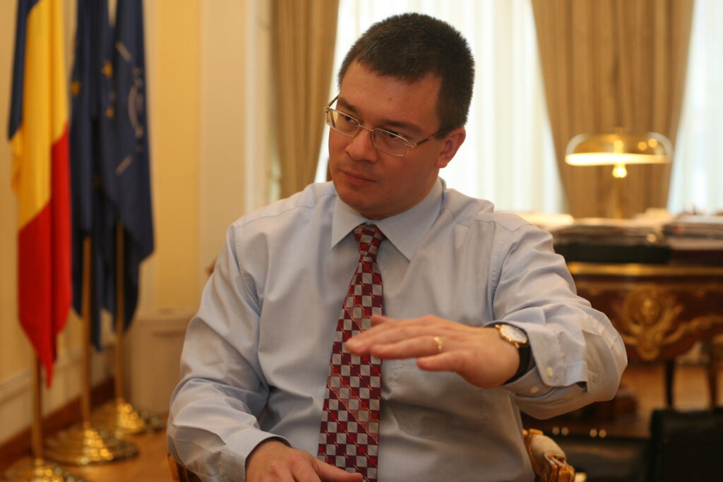 Mihai Răzvan Ungureanu crede că suntem pregătiţi să aderăm la zona euro în 2015