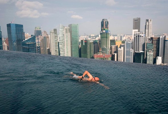 Imagini cu piscina unui complex de 5,4 miliarde de dolari din Singapore