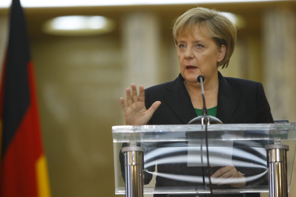 Germanii, supăraţi că mai mulţi funcţionari europeni au salariul mai mare decât al Angelei Merkel