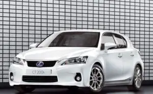 Toyota a lansat în ţara noastră modelul Lexus CT 200h