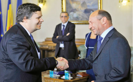 Traian Băsescu a glumit cu delegaţia FMI