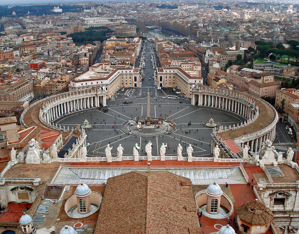 Banca Vaticanului, implicată într-un scandal legat de spălarea de bani