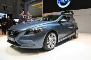 Volvo a adus la Geneva modelul V40, echipat cu airbag pentru pietoni
