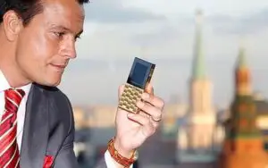 Iată telefonul mobil care nu se strică niciodată!