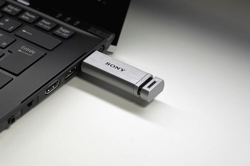 Iată primul USB Flash 3.0 de la Sony!