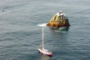 Cum a ajuns o stâncă din Atlanticul de Nord să creeze dispute între patru ţări