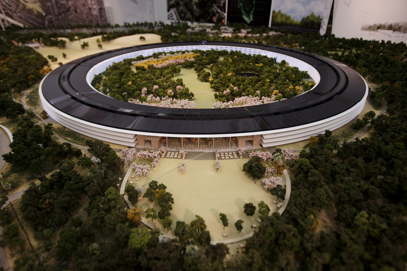 Consilierii oraşului Cupertino decid soarta noului sediu Apple