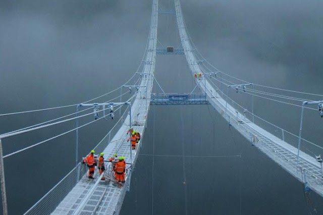 Podul din nori a fost inaugurat în ţara care a refuzat de două ori intrarea în UE