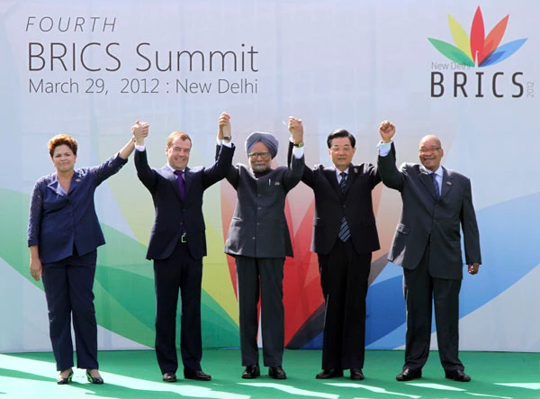 FMI, la mâna economiilor emergente. Ţările BRICS amenință cu suspendarea finanțării Fondului
