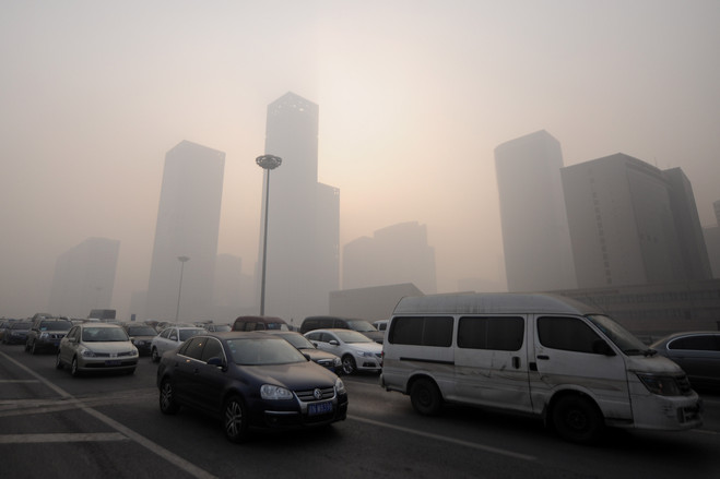 INCREDIBIL Un incendiu la o fabrică din China a trecut neobservat trei ore din cauza poluării aerului