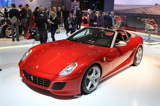 De criză, în iulie: Românii au înmatriculat 3 Ferrari şi un Maserati