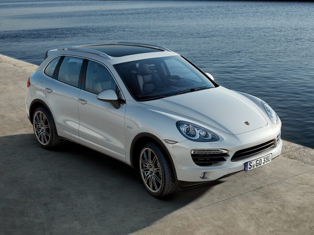 Porsche măreşte producţia de Cayenne