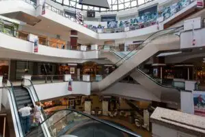 Surpriză în clasamentul orașelor cu cele mai multe mall-uri