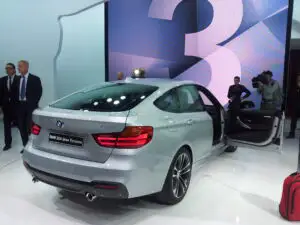 Tendințe la Geneva Motor Show: Sedanul este desuet, break-ul devine mașină sport