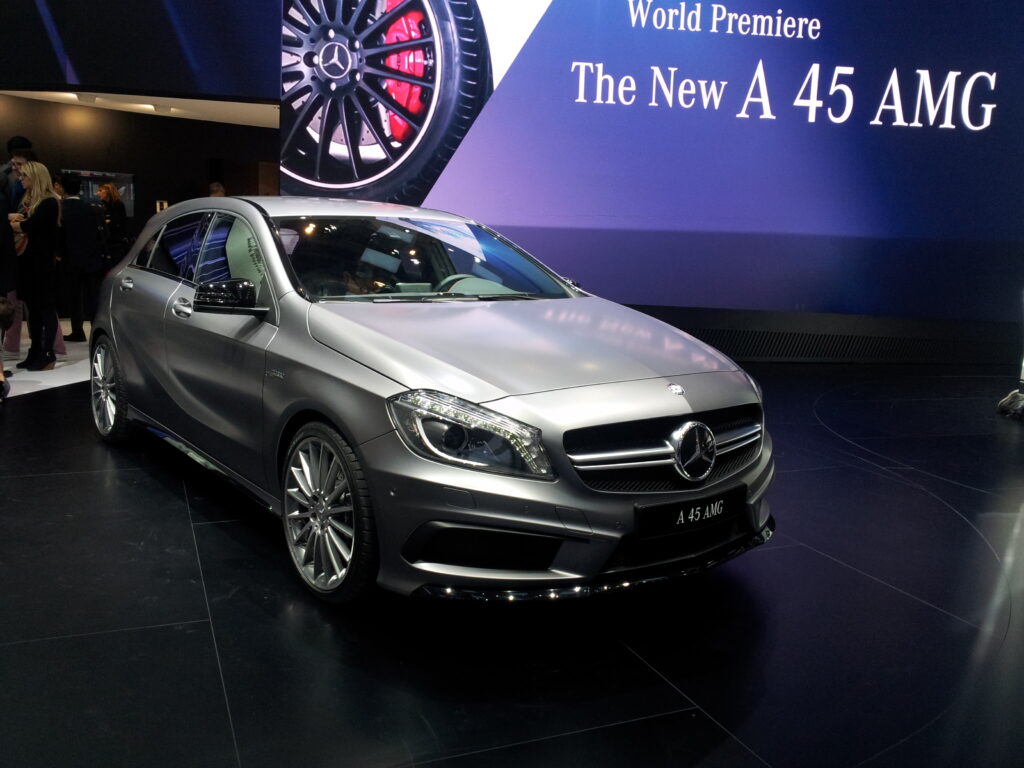 Mercedes face spectacol la Geneva