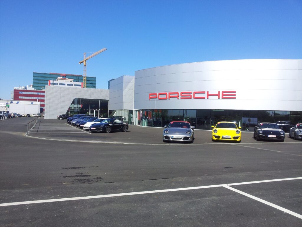 Porsche Inter Auto a inaugurat un nou complex destinat mărcilor Audi, Bentley, Lamborghini și Porsche