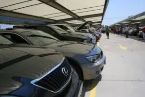 Românii care vor cumpăra cu bani cash maşini, terenuri şi case riscă AMENZI