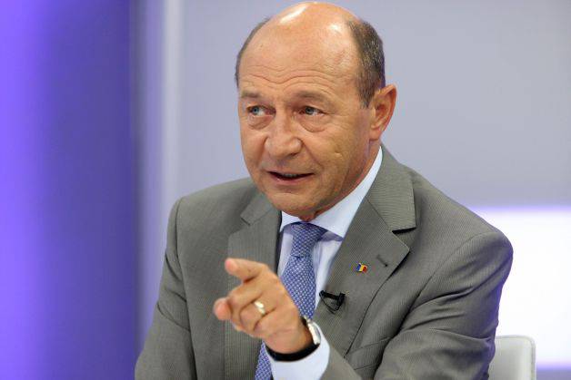 Băsescu: Ideea „electoratei” a plecat de la BNR; Banca Naţională să părăsească linia de a fi controlată de un Guvern corupt