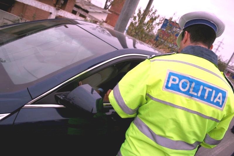 Poliţia rutieră a sancţionat aproape 9.300 de şoferi în ultimele trei zile