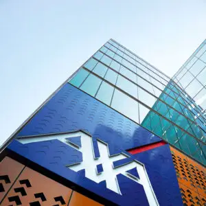 AXA: Contractul privind vânzarea operaţiunilor din România către Astra a încetat