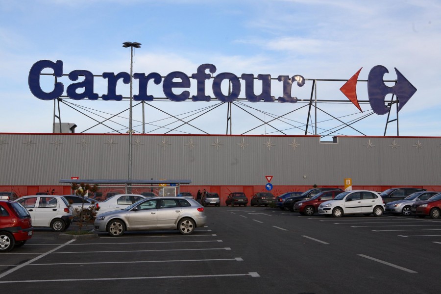 Insolvenţa Carrefour, suspendată provizoriu de Curtea de Apel Bucureşti