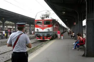 CFR va achita datorii de 228 milioane de lei către Electrica
