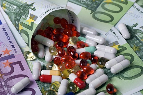 Afaceri ilegale cu medicamentele bolnavilor de cancer şi SIDA în Bucureşti şi 17 judeţe