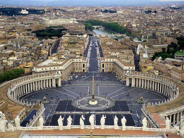 Directorul Băncii Vaticanului a fost demis după doar 16 luni în funcţie