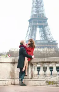De Valentine‘s, în orașe „colorate”. Ce cumpără turiștii români?