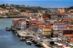 Ce nu ştiai despre UE. Ţara care a primit 9 milioane de euro pe zi timp de 25 de ani încearcă să evite falimentul. Nu este Grecia!