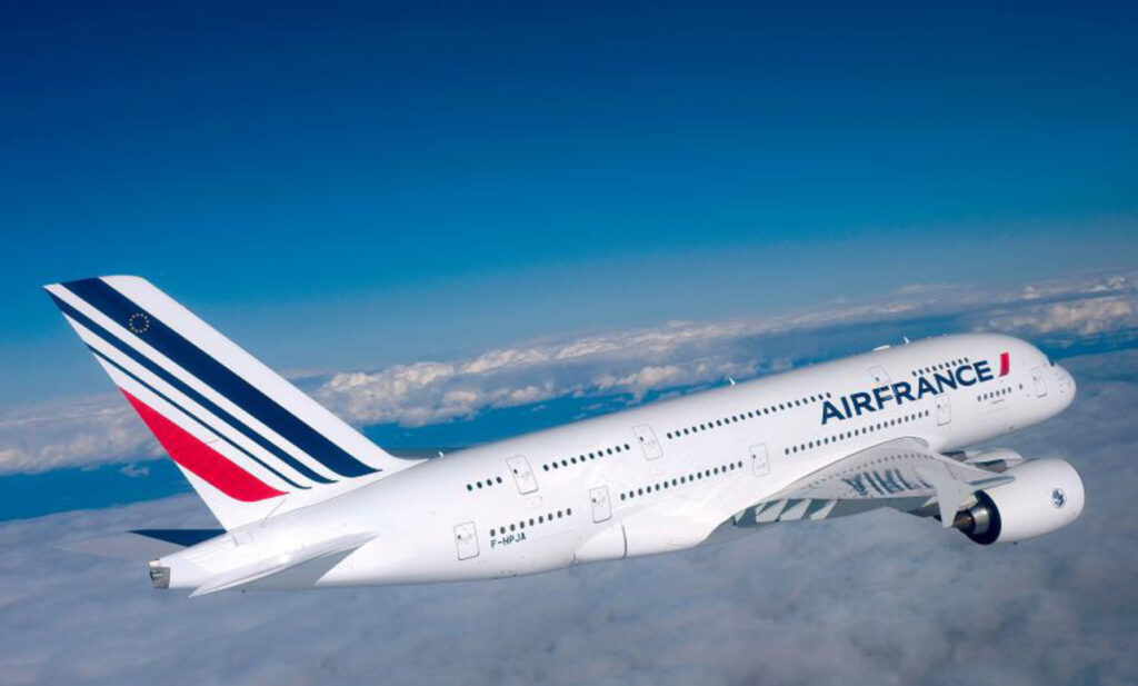 Pasagerii Air France îşi pot utiliza aparatele electronice pe toata durata zborului