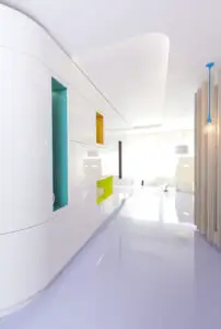 Apartamentul bucureştean care seamănă cu o navă spaţială