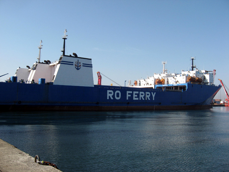 MT: România susţine deschiderea de noi rute de ferry-boat între portul Constanţa şi porturi turceşti